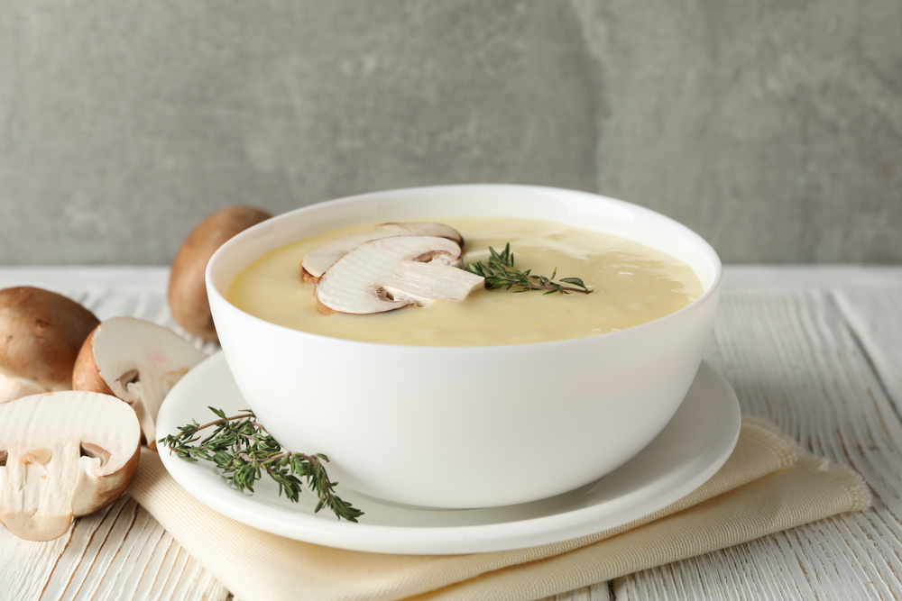 Bílá polévka s hubami: Recept z čerstvých hub