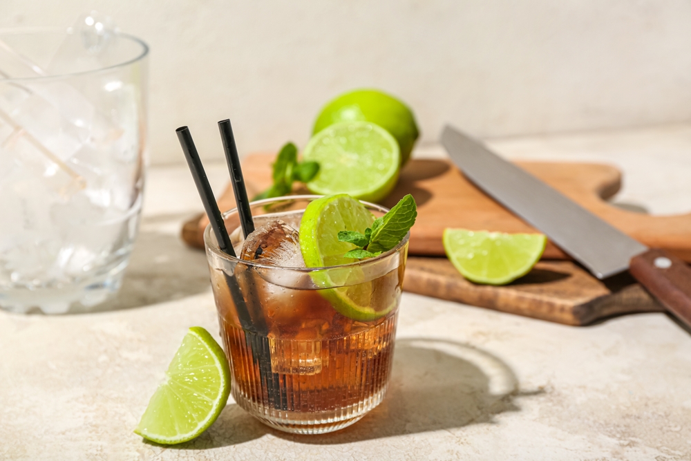 Cuba libre drink